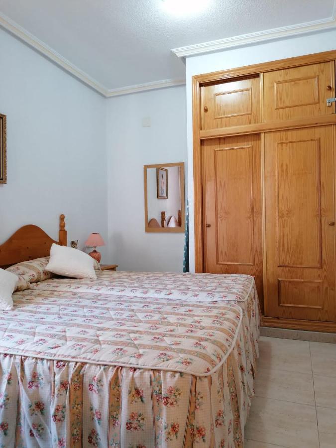 Gemuetliche Ferienwohnung In Torrevieja Ca100M Vom Strand Playa Del Cura Entfernt מראה חיצוני תמונה