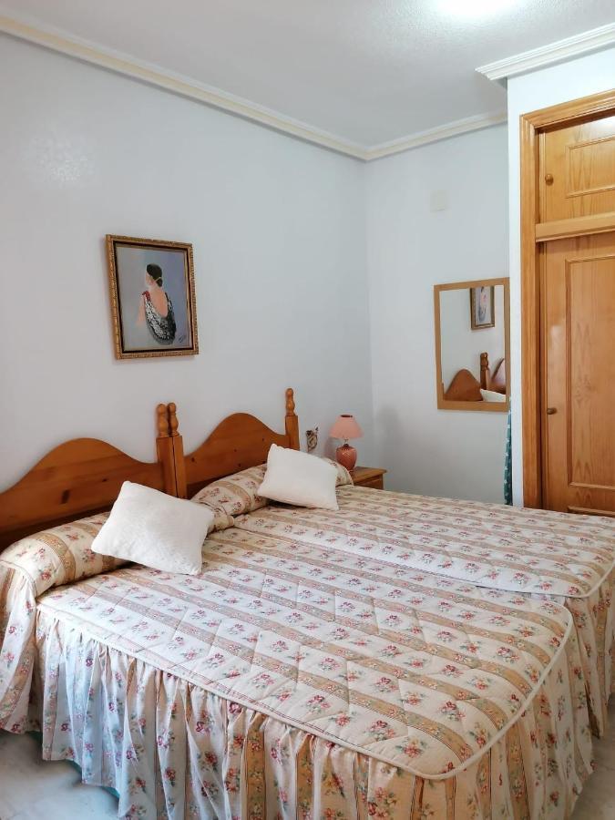Gemuetliche Ferienwohnung In Torrevieja Ca100M Vom Strand Playa Del Cura Entfernt מראה חיצוני תמונה