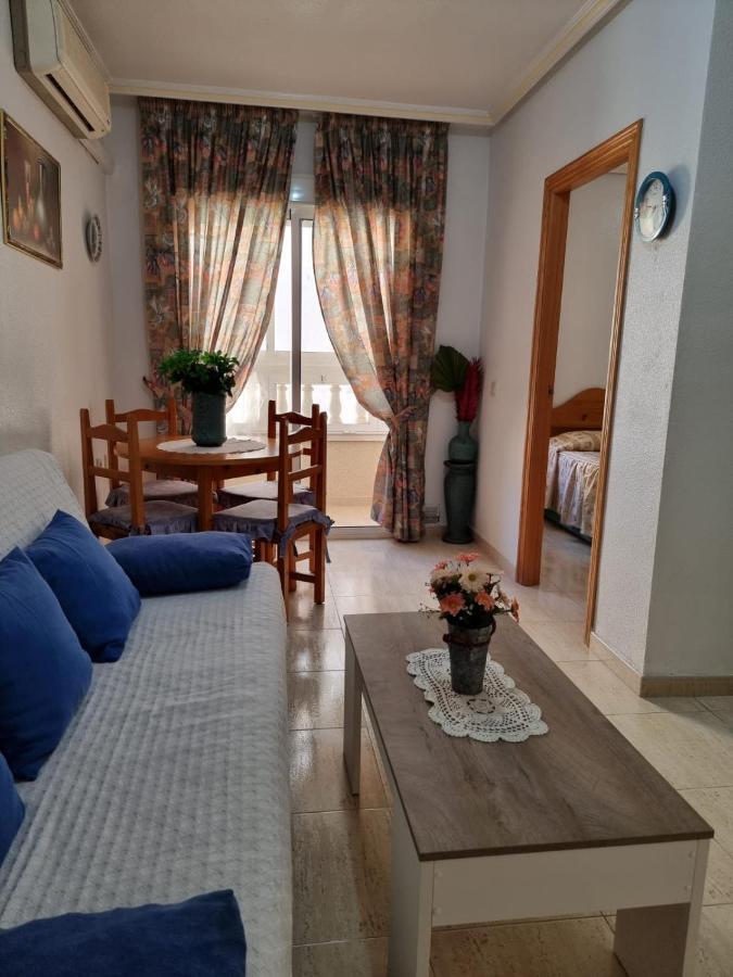 Gemuetliche Ferienwohnung In Torrevieja Ca100M Vom Strand Playa Del Cura Entfernt מראה חיצוני תמונה