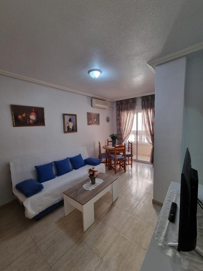Gemuetliche Ferienwohnung In Torrevieja Ca100M Vom Strand Playa Del Cura Entfernt מראה חיצוני תמונה