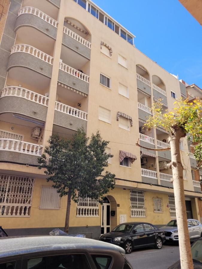 Gemuetliche Ferienwohnung In Torrevieja Ca100M Vom Strand Playa Del Cura Entfernt מראה חיצוני תמונה